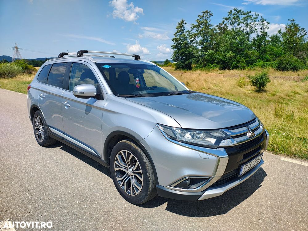 Mitsubishi Outlander - 2