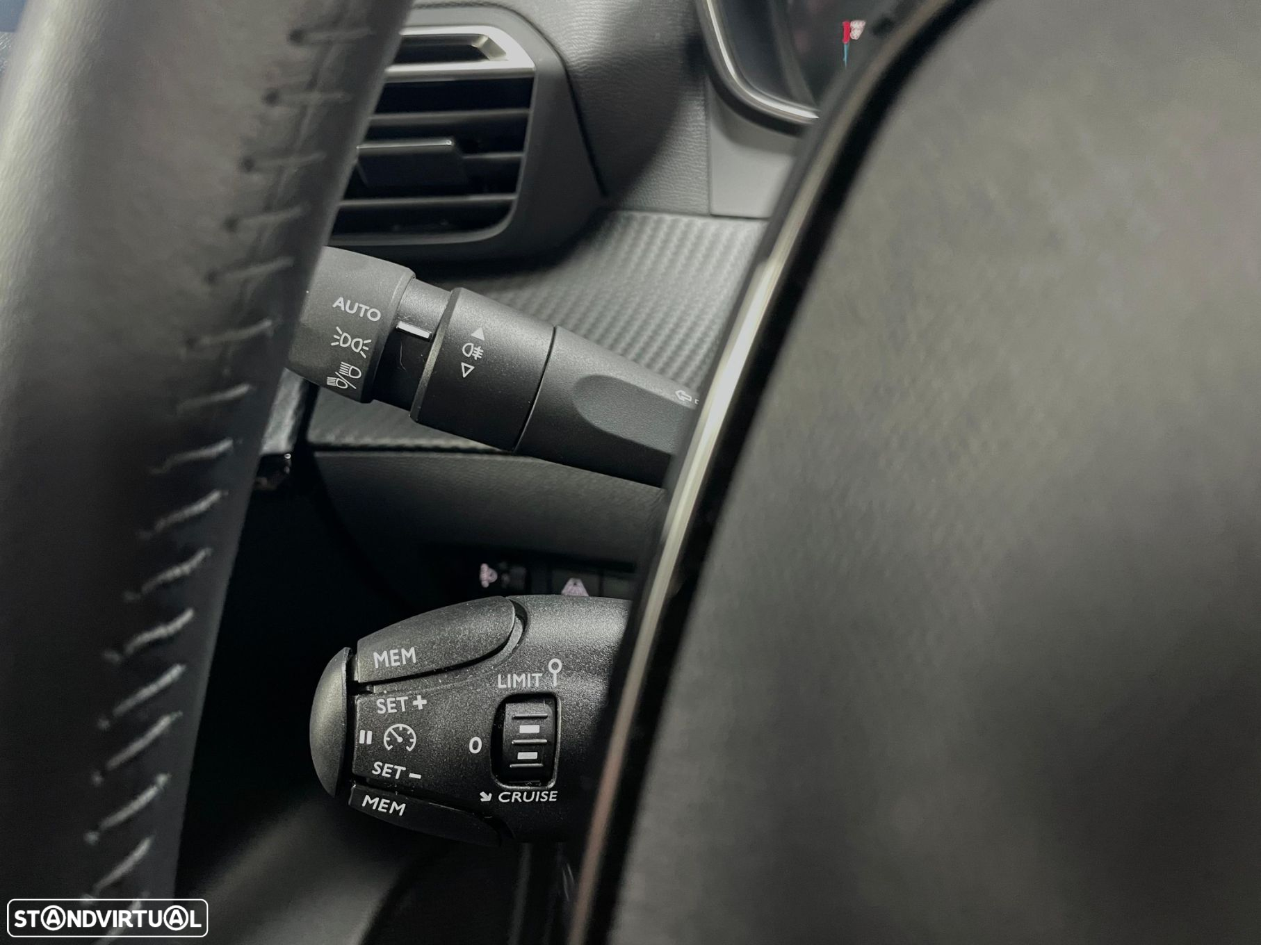 Peugeot e-208 50 kWh Allure - 13