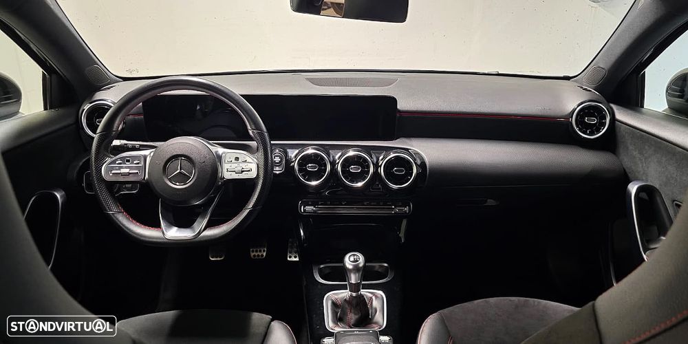 Mercedes-Benz A 180 d AMG Line - 16