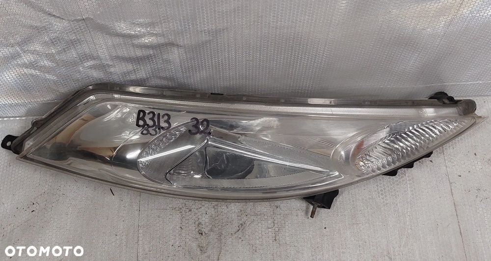 .  LAMPA PRZOD PRZEDNIA PRAWA NISSAN JUKE - 2
