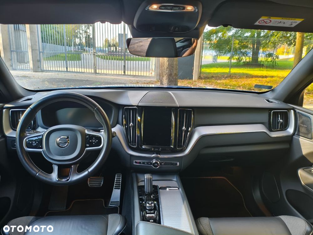 Volvo XC 60 B4 D AWD R-Design - 19