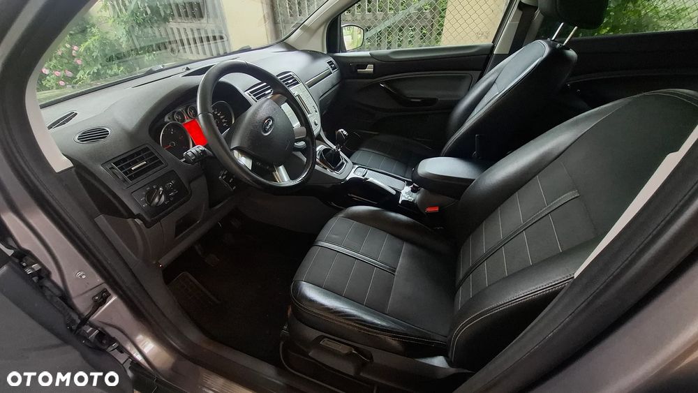 Ford Kuga 2.0 TDCi 4WD Titanium Plus - 26