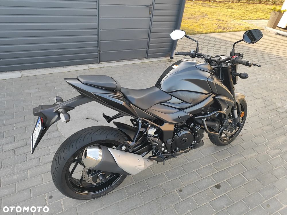 Suzuki GSX - 5