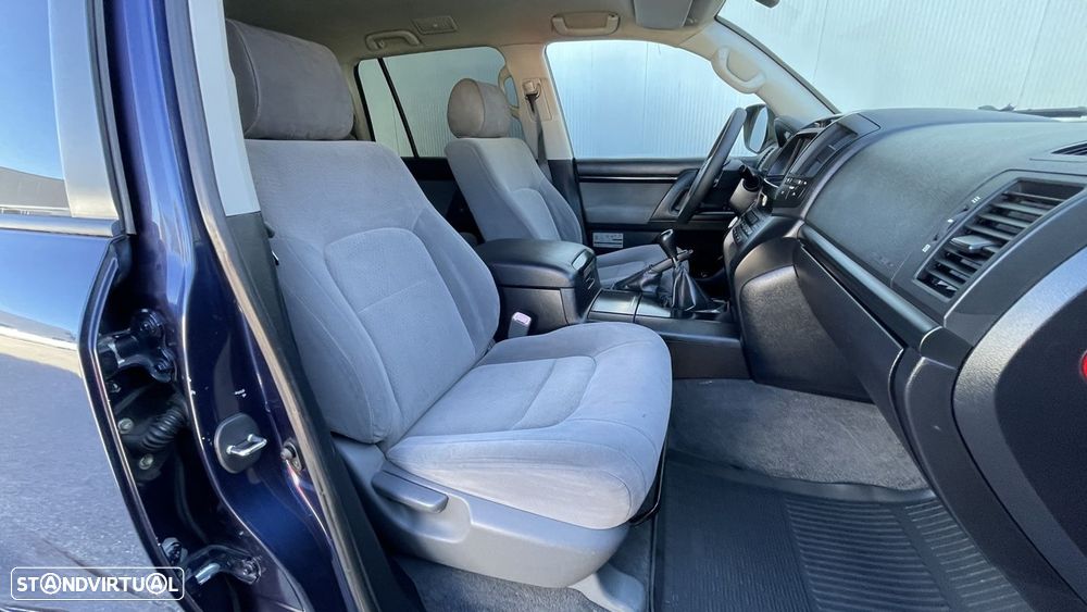 Toyota Land Cruiser VDJ 200 V8 4.5 D-4D - 43