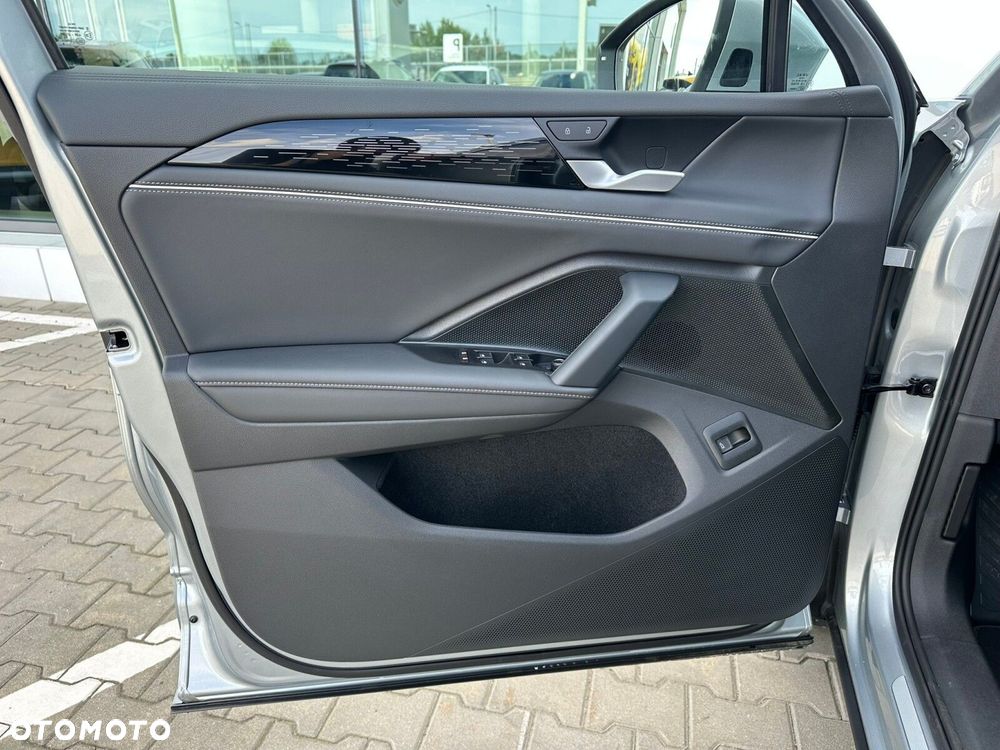 Volkswagen Tayron 1.5 eTSI mHEV Elegance DSG - 11