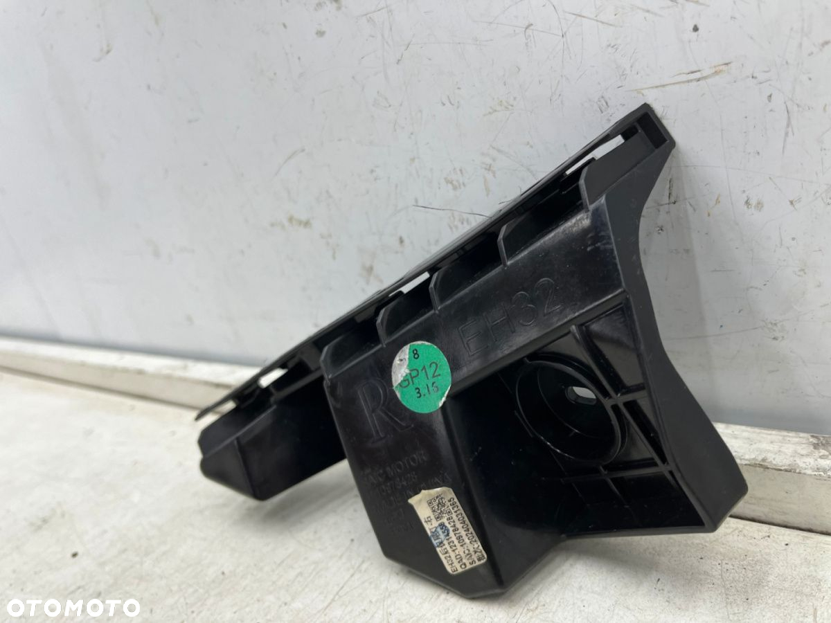 Ślizg MG 4 MG4 Mulan Electric 22r.- prawe tylne mocowanie zderzaka wspornik NOWE prawy tył p10978428 - 3