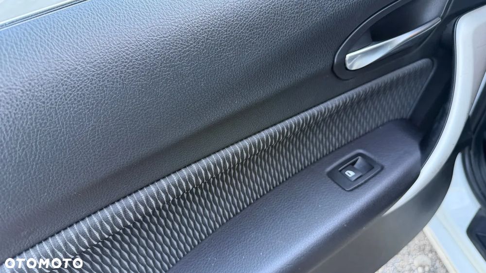 BMW Seria 1 116d EfficientDynamics Edition - 17