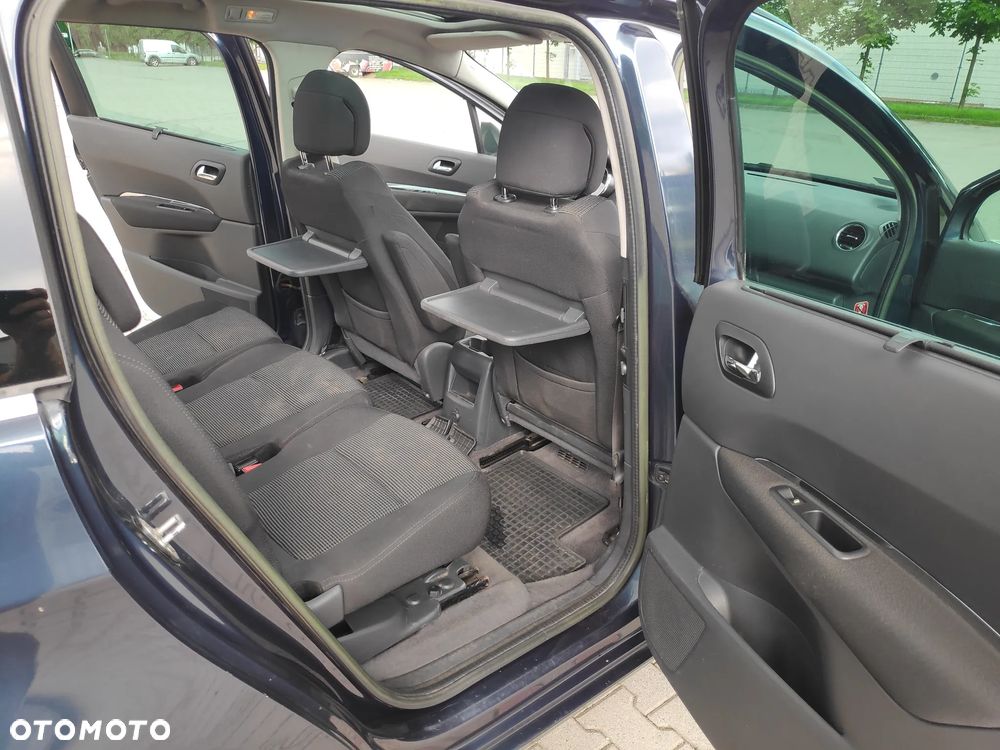 Peugeot 5008 1.6 THP Family - 19