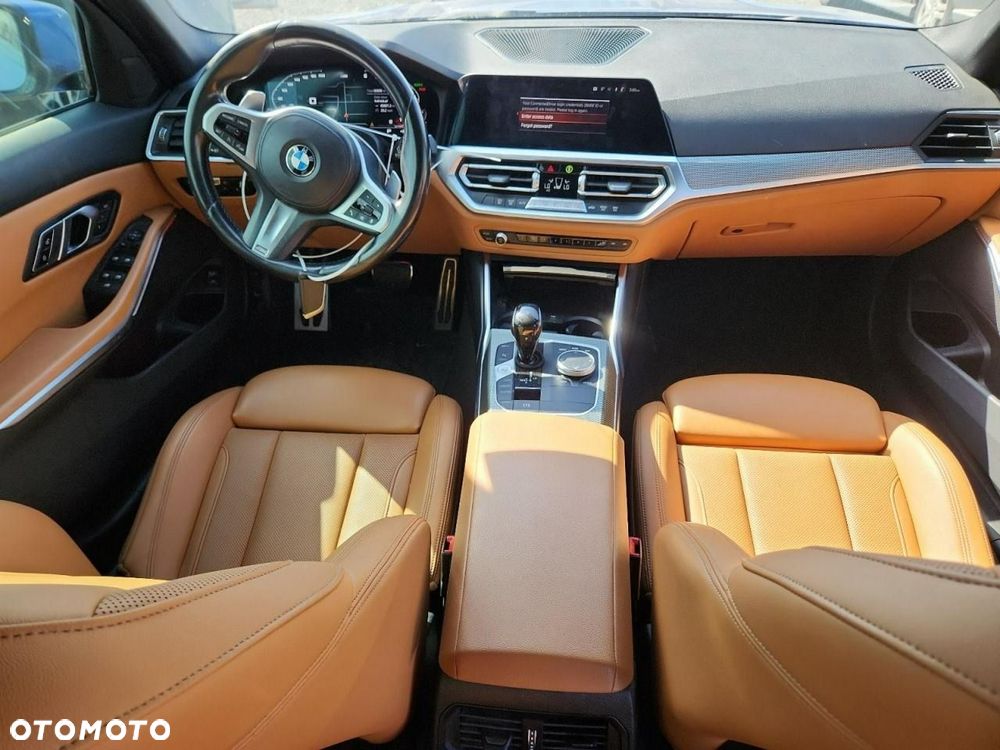 BMW Seria 3 330i M Sport - 8