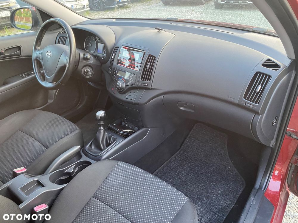 Hyundai i30 1.4 Blue Comfort - 24