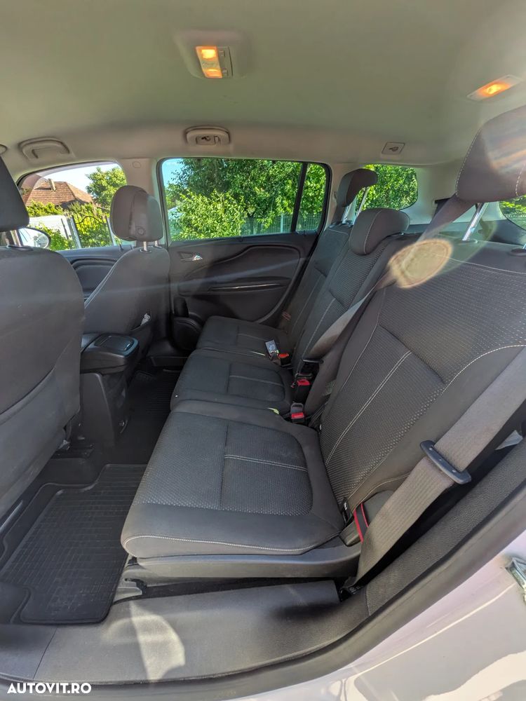 Opel Zafira - 10
