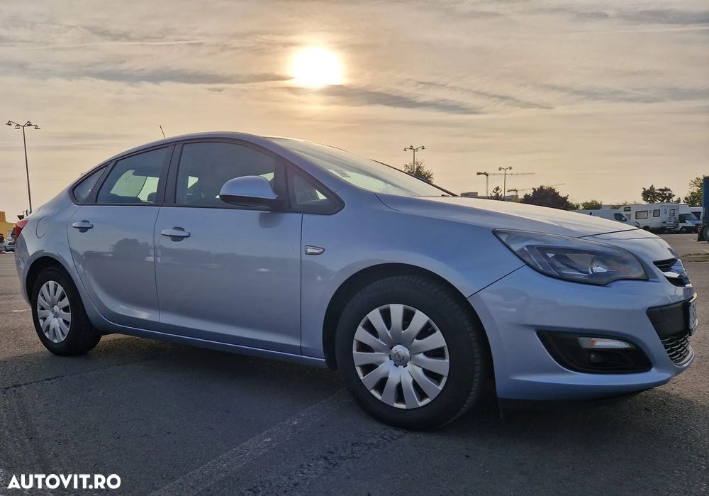 Opel Astra - 1