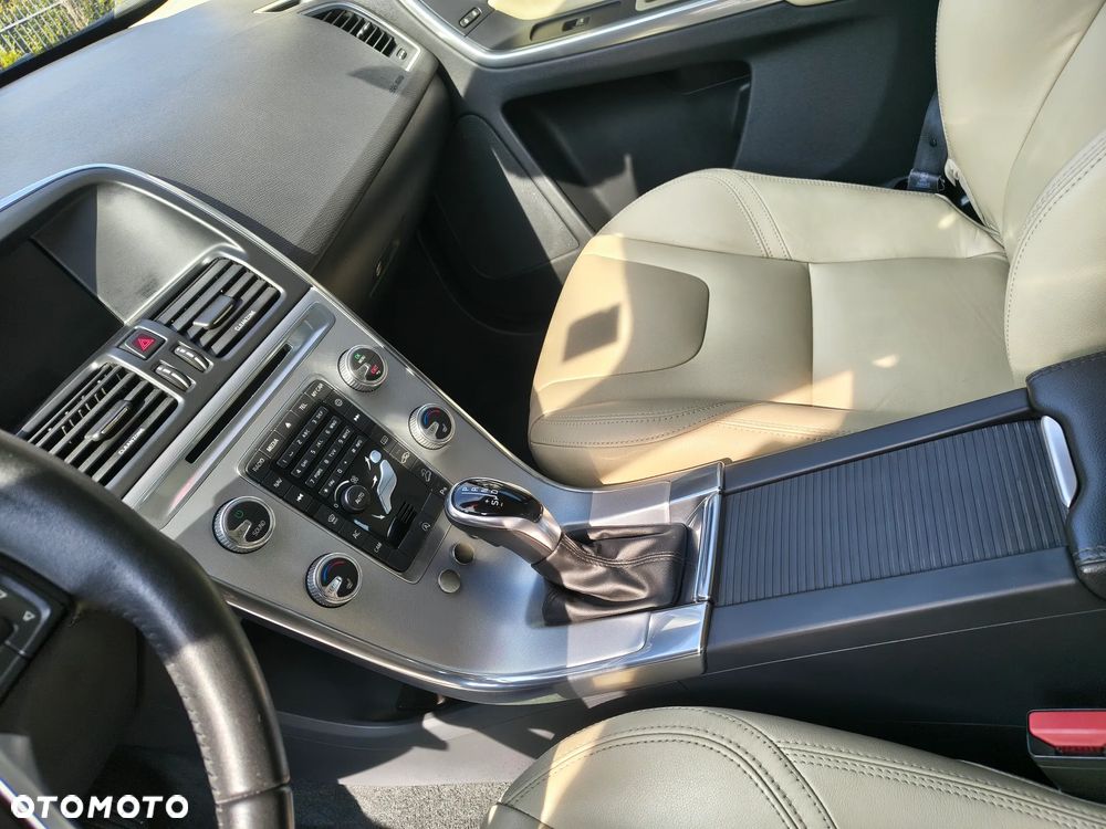 Volvo XC 60 D4 AWD Summum - 8