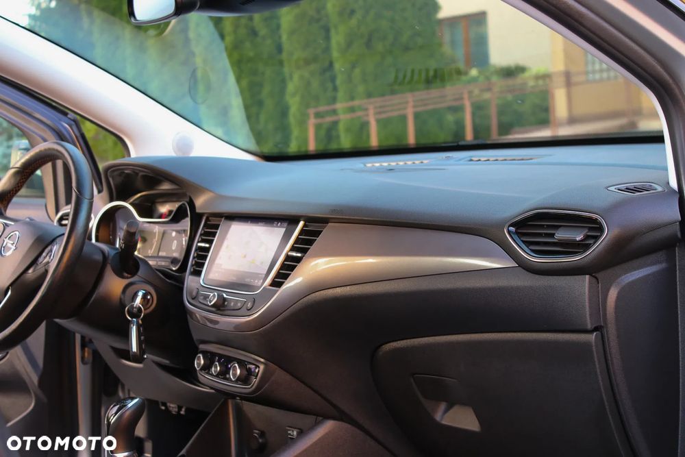 Opel Crossland X 1.2 T Design Line S&S - 21