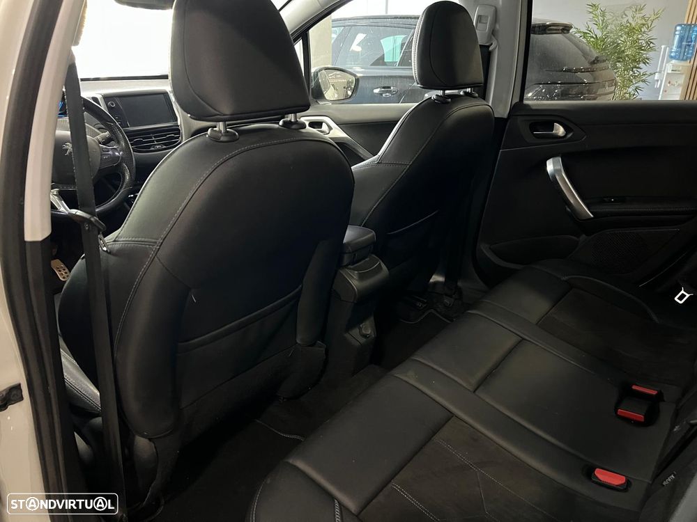 Peugeot 2008 PureTech 110 Stop&Start EAT6 Crossway - 18