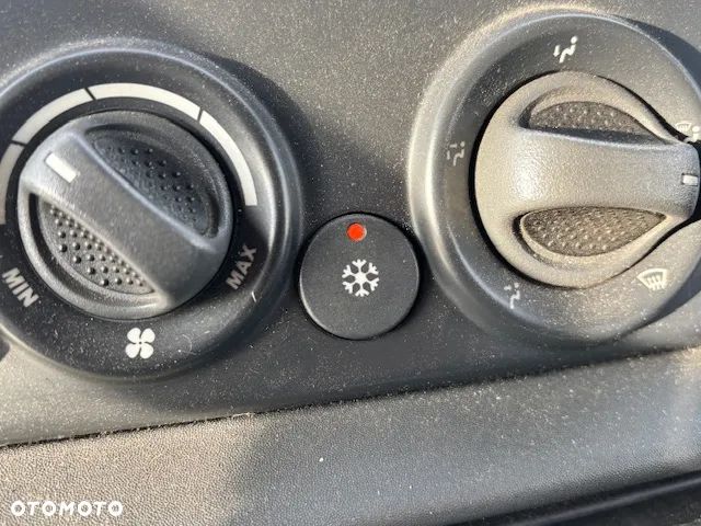 Iveco EUROCARGO 120E25 KONTENER + WINDA - 14