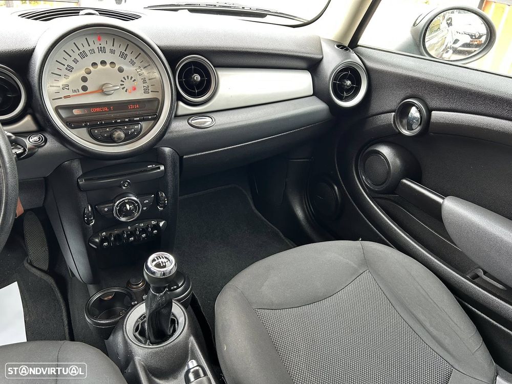 MINI 3 Portas One D - 22