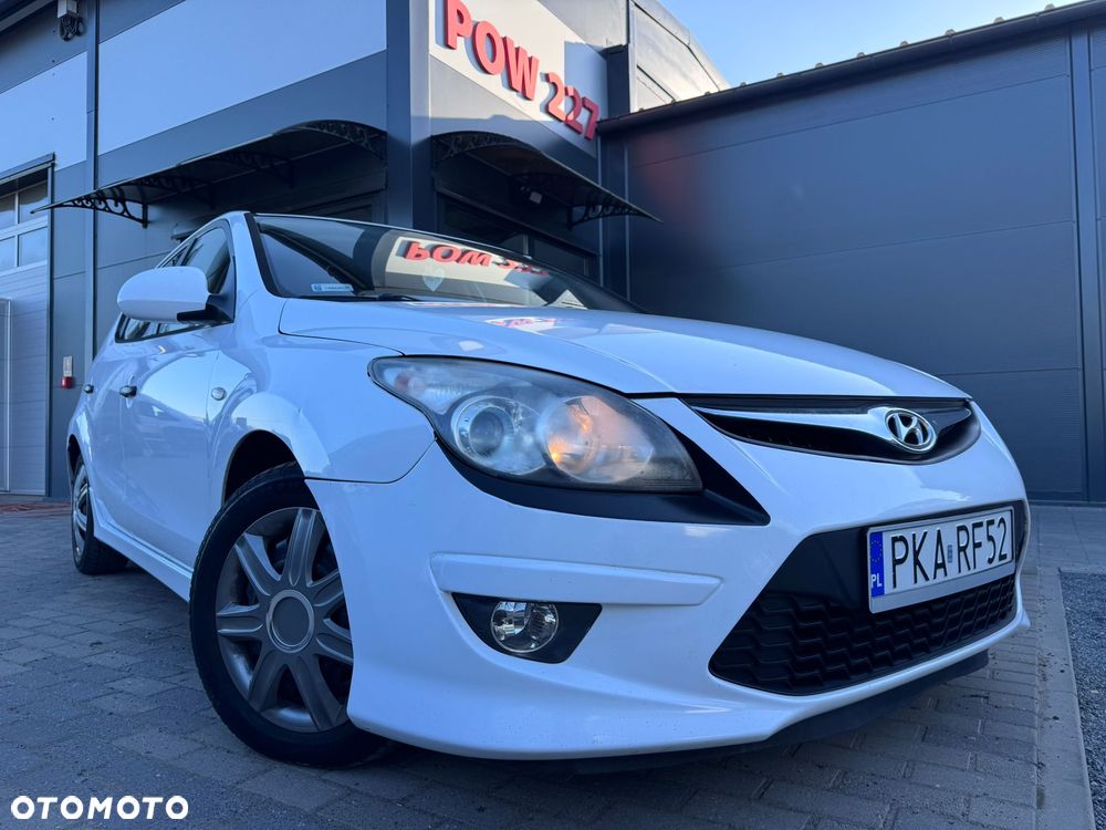Hyundai i30 1.6 CRDi Base EU5 - 17