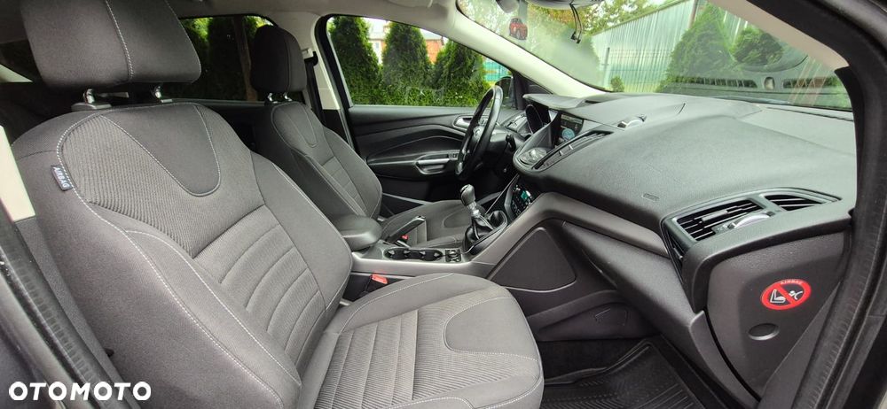 Ford Kuga 1.5 EcoBoost 2x4 Trend - 15