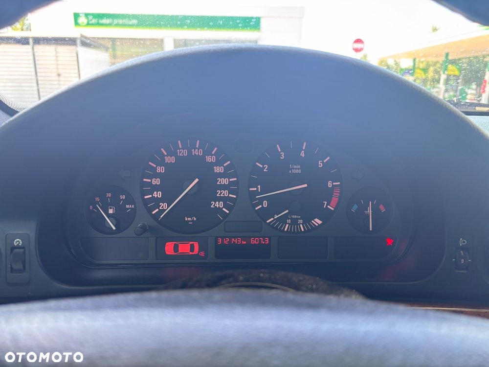 BMW Seria 5 520i - 15
