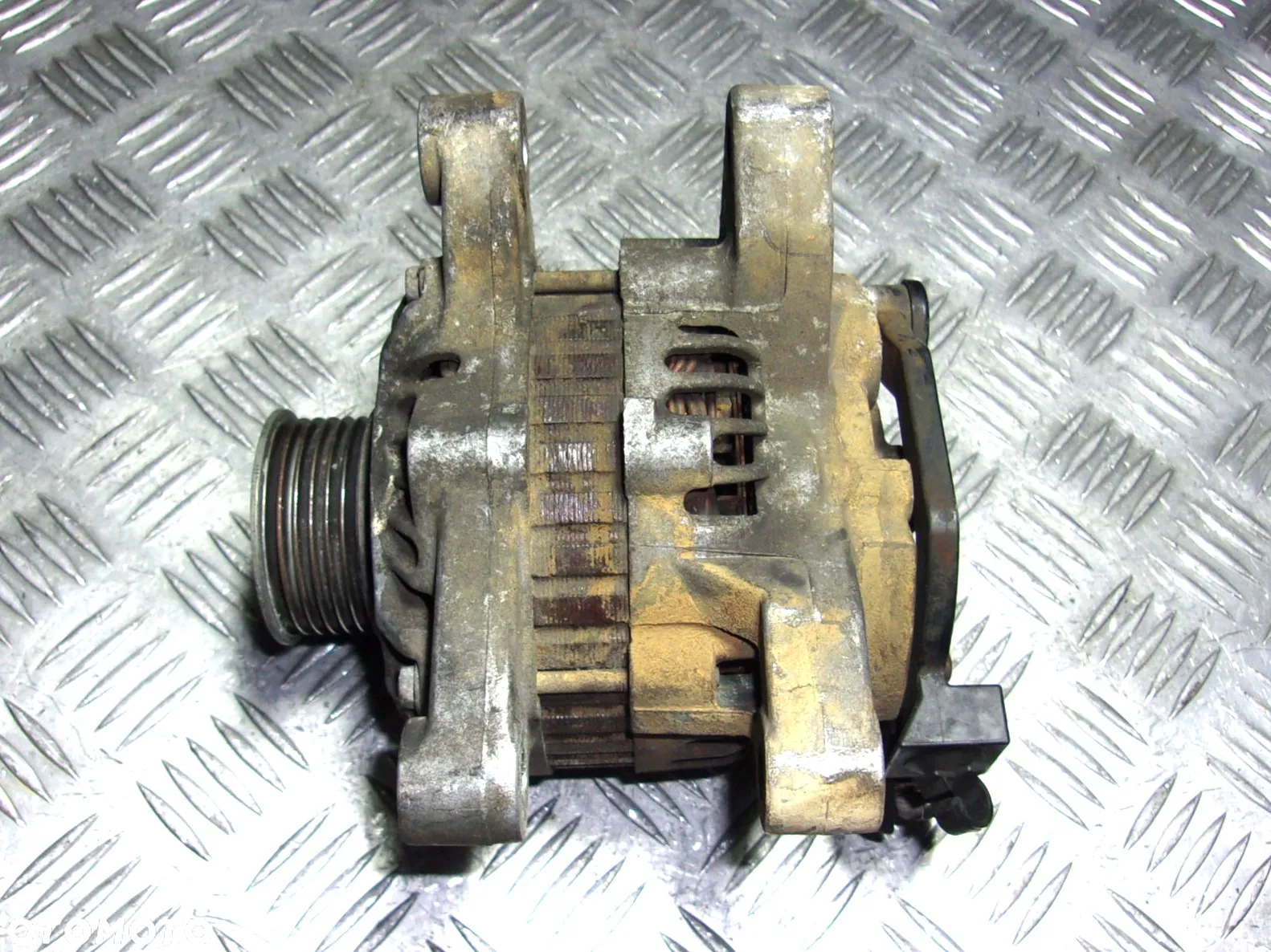 Citroen C4 I Berlingo Peugeot 307 Partner alternator 1.1 1.4 1.6 / 1.9D - 2