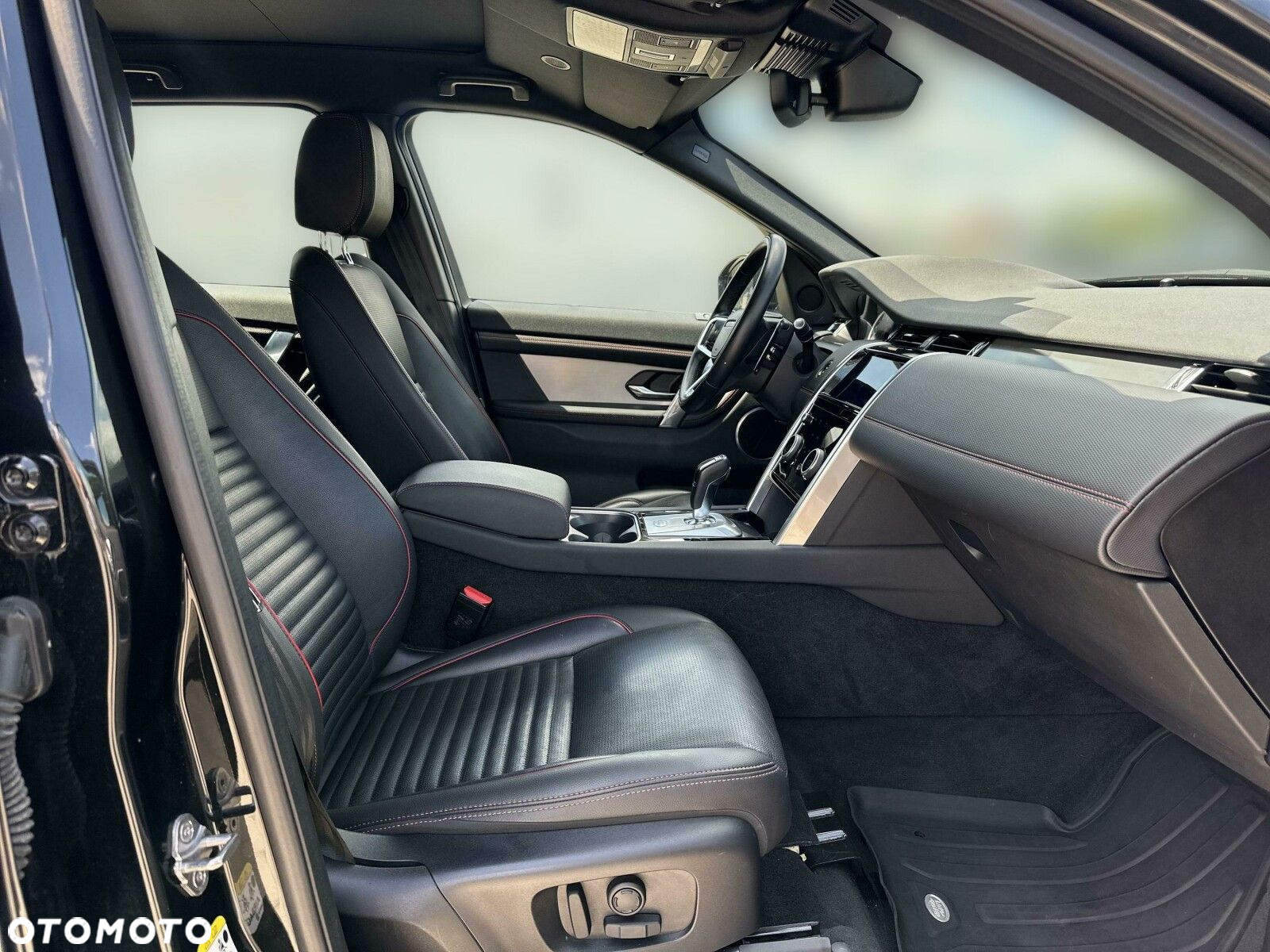 Land Rover Discovery Sport - 12