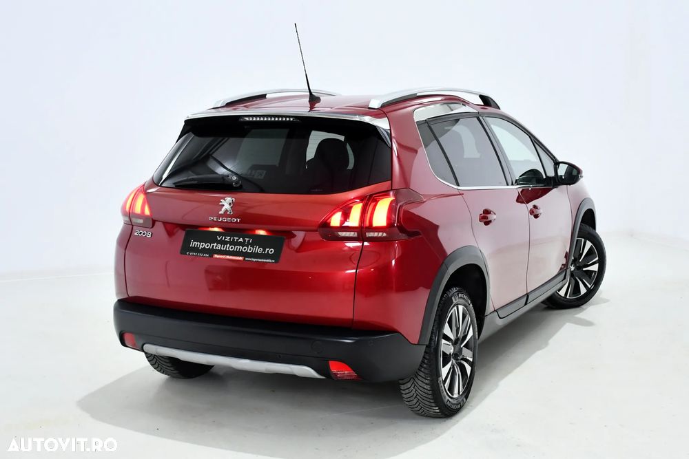 Peugeot 2008 1.2 L PureTech Turbo S&S Allure - 11