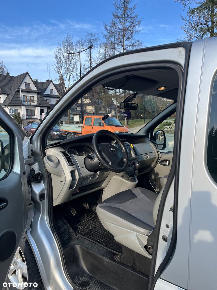 Opel Vivaro - 11
