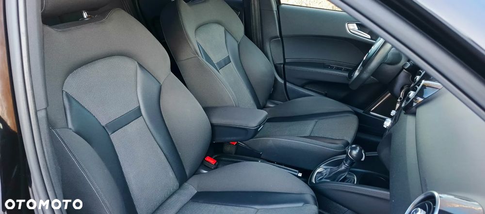 Audi A1 Sportback 1.4 TFSI S tronic S line Sportpaket - 19