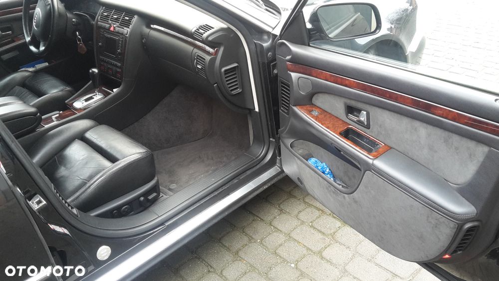 Audi A8 4.2 Quattro - 28