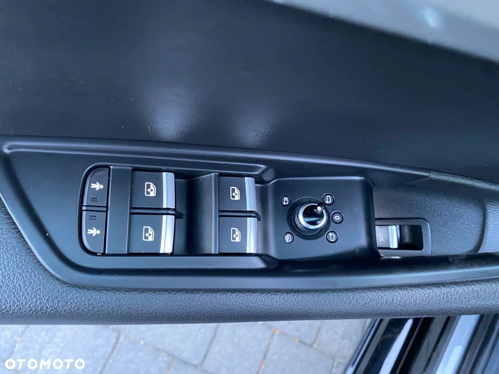 Audi A4 Avant 2.0 TDI S tronic design - 24