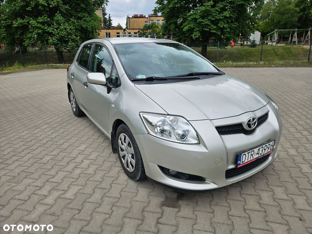 Toyota Auris 1.4 D-4D Luna - 2