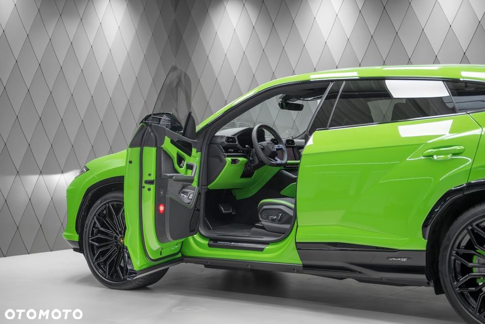 Lamborghini Urus - 12