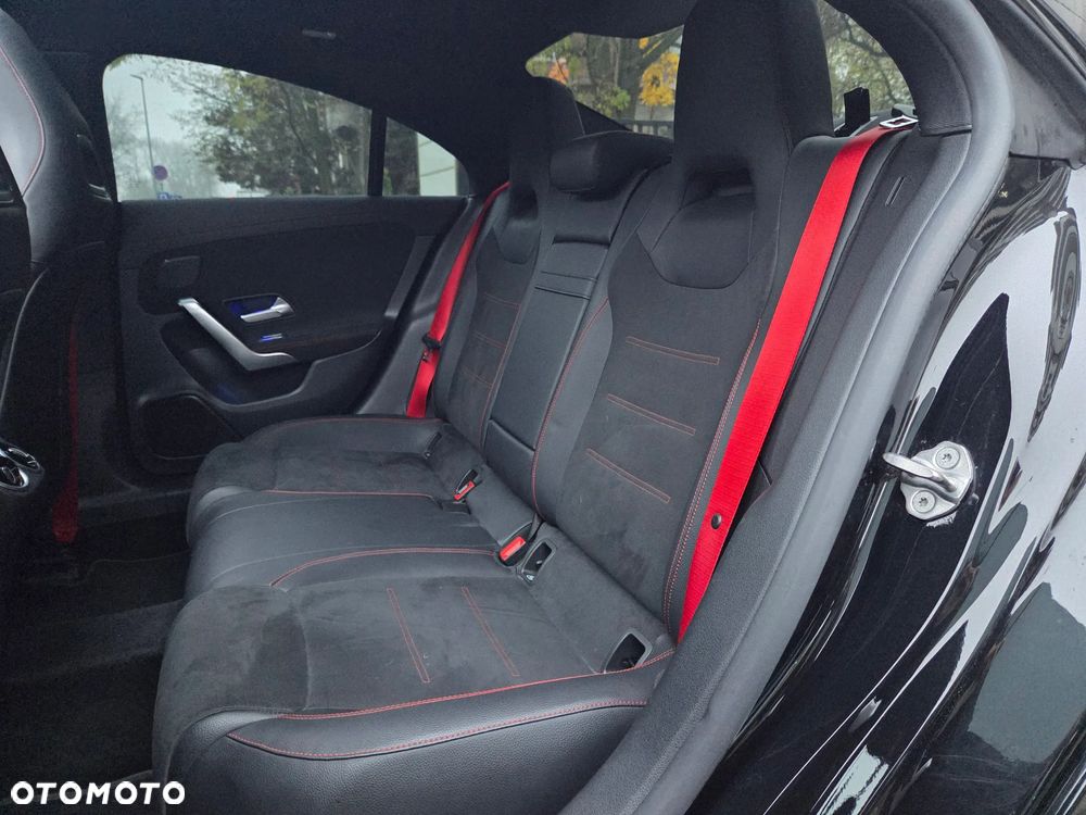 Mercedes-Benz CLA - 16