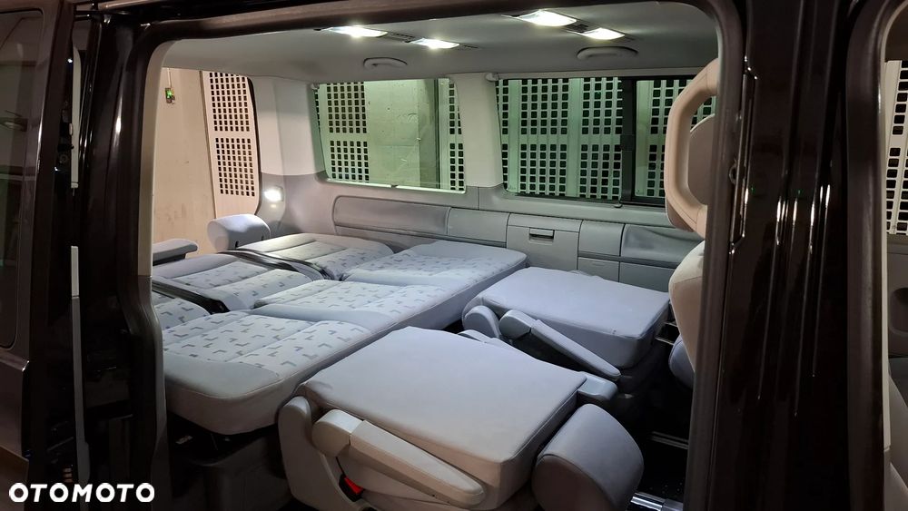 Volkswagen Multivan - 20