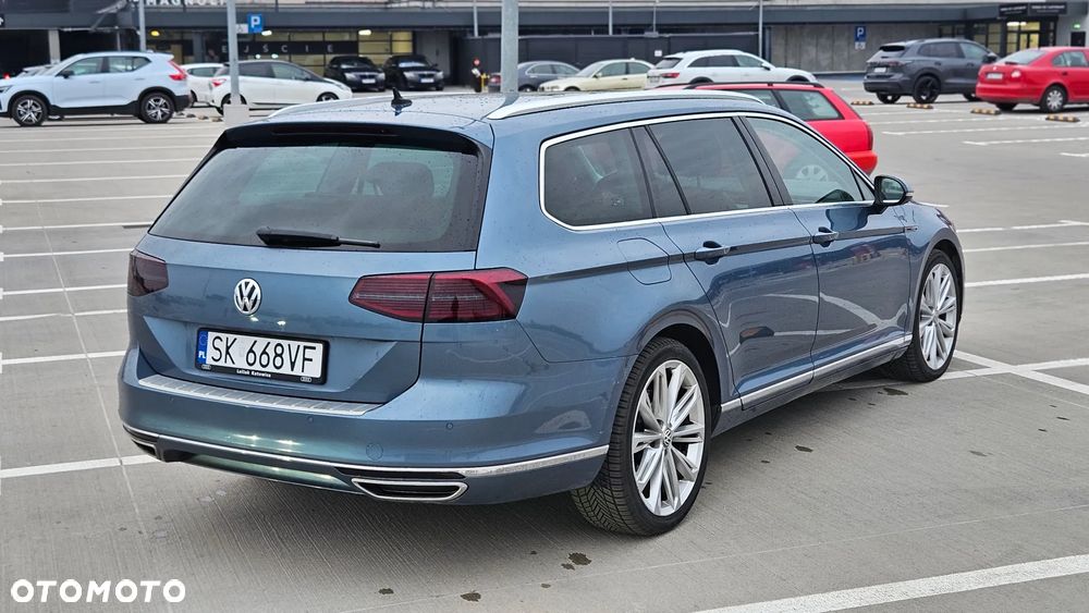 Volkswagen Passat - 12