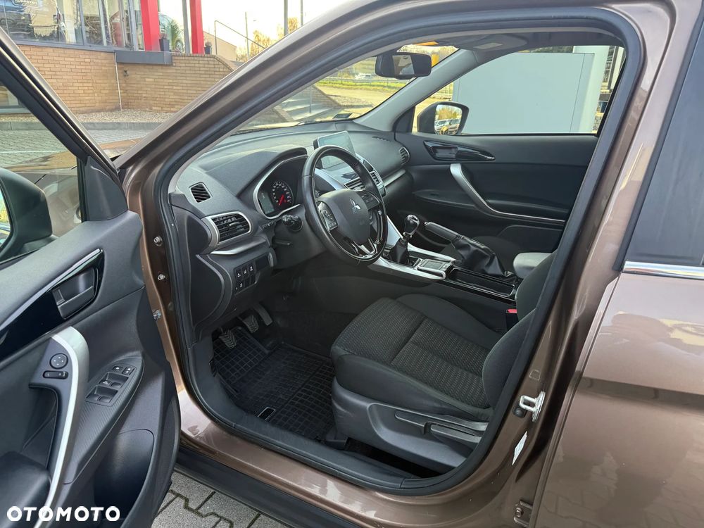 Mitsubishi Eclipse Cross 1.5 T GPF Invite Plus - 12