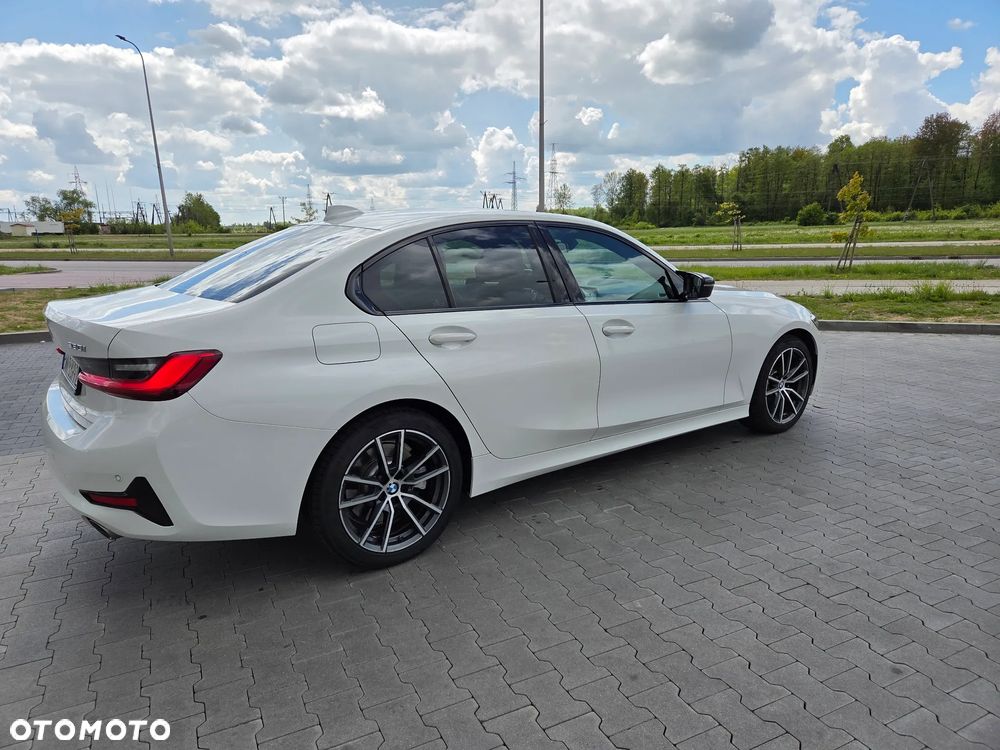 BMW Seria 3 330i Sport Line - 4