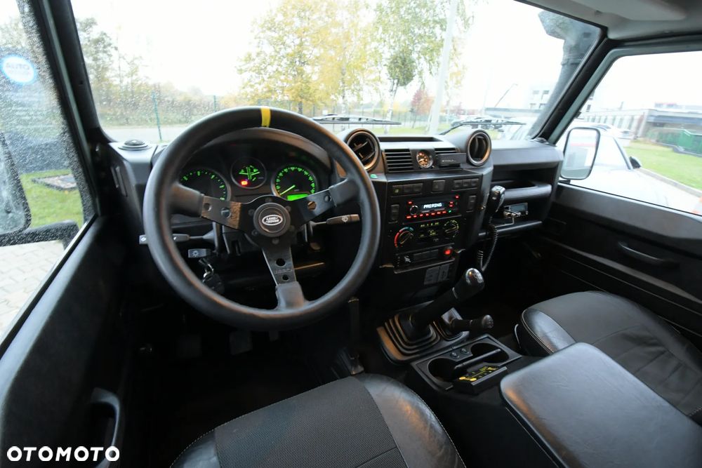 Land Rover Defender 110 2.4 TD4 E - 28