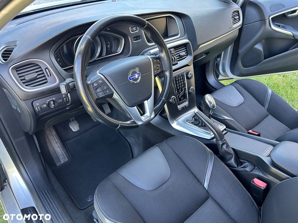 Volvo V40 D2 Momentum - 13