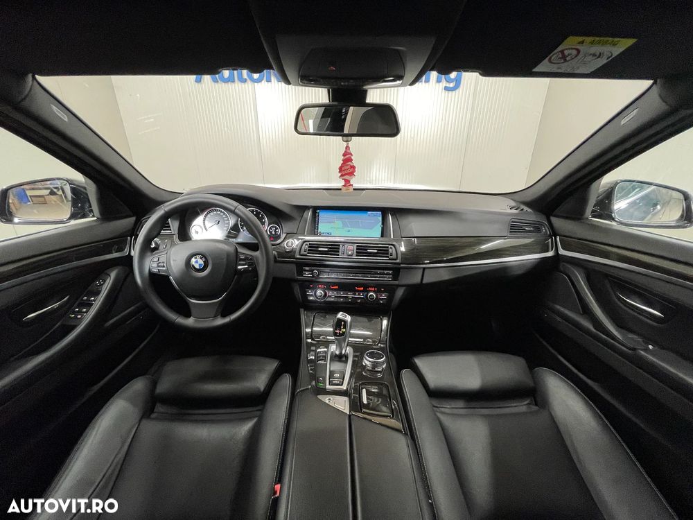 BMW Seria 5 520i Aut. Luxury Line - 8