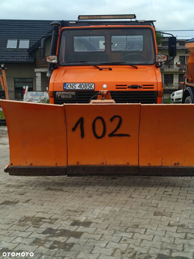 Mercedes-Benz Unimog - 1