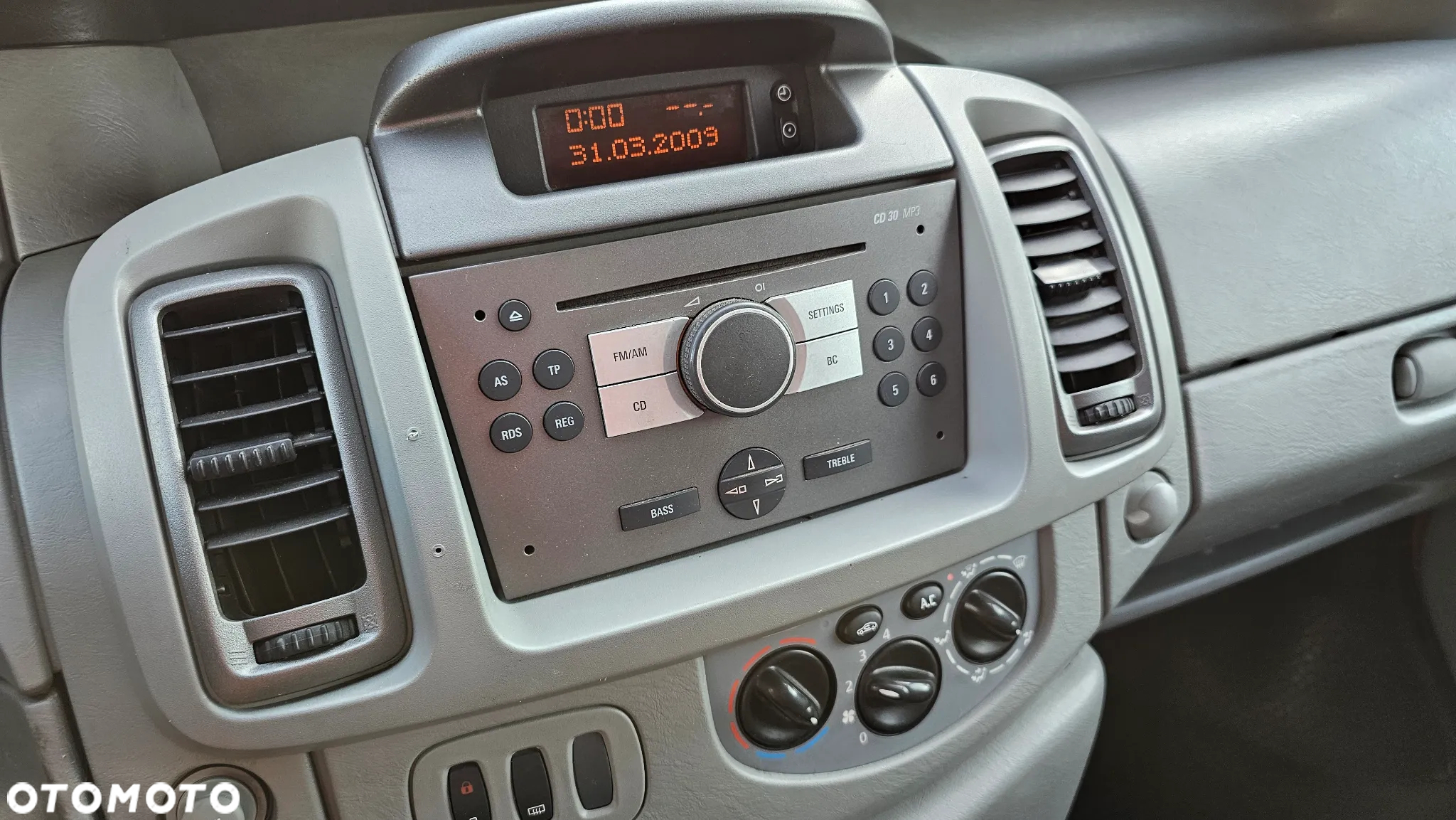 Opel Vivaro - 21