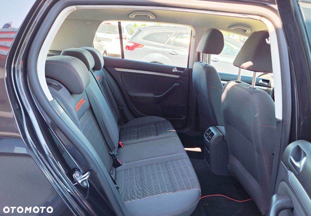 Volkswagen Golf - 17