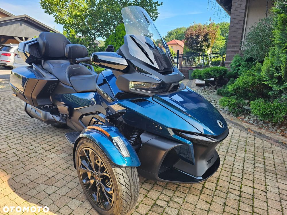 Can-Am Spyder - 2