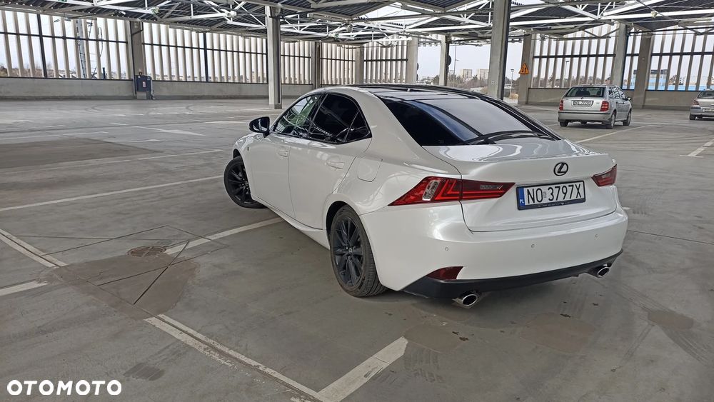 Lexus IS - 11