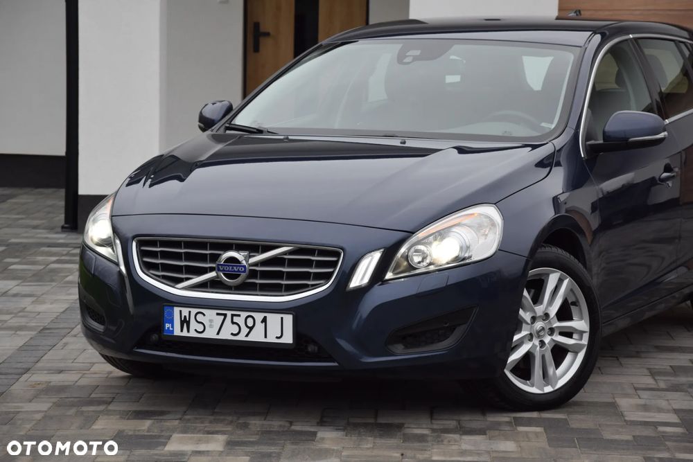 Volvo V60 D3 Momentum - 12