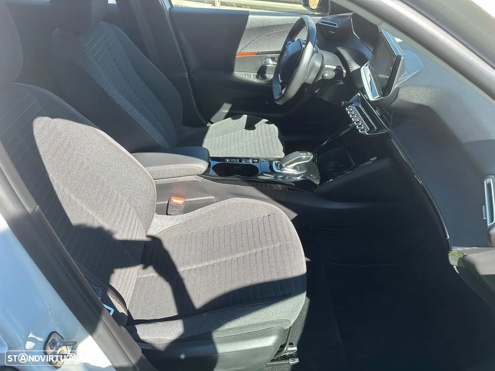 Peugeot e-2008 50 kWh Style - 13