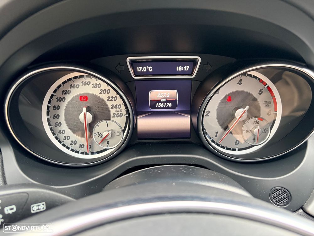 Mercedes-Benz CLA 200 d Shooting Brake AMG Line - 6