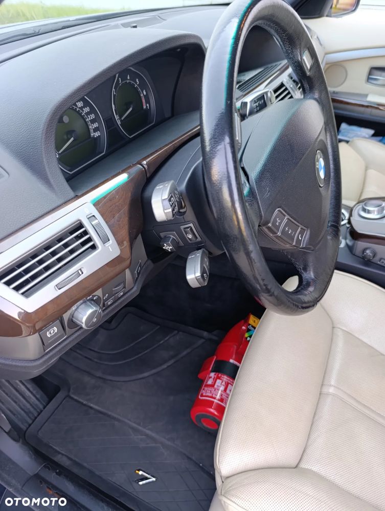 BMW Seria 7 740i - 7